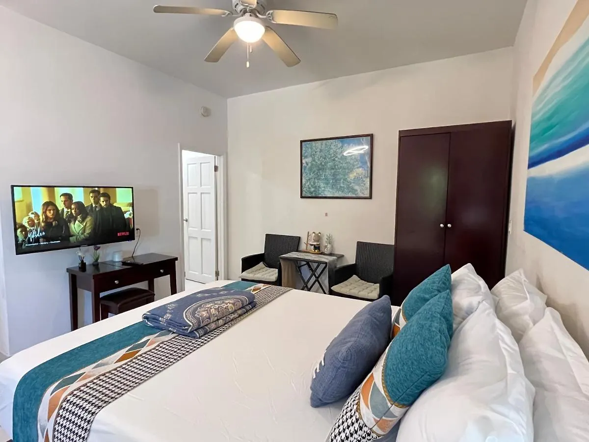 Lovely Apartment #3 In Venetian Site Turtle Cove